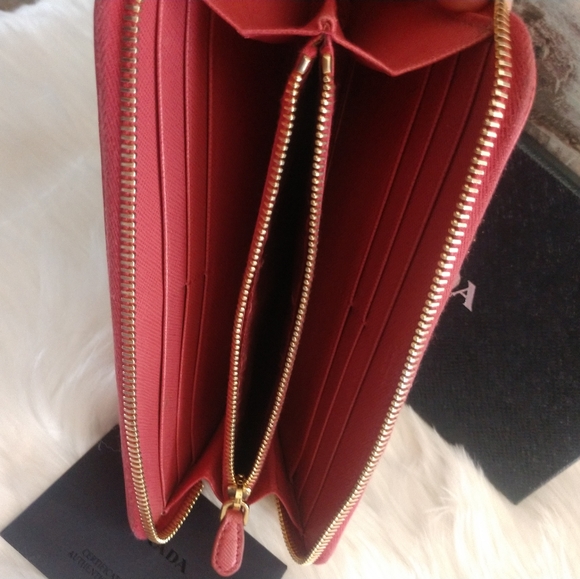 Prada Rosa Saffiano Leather Wallet - Picture 3 of 10